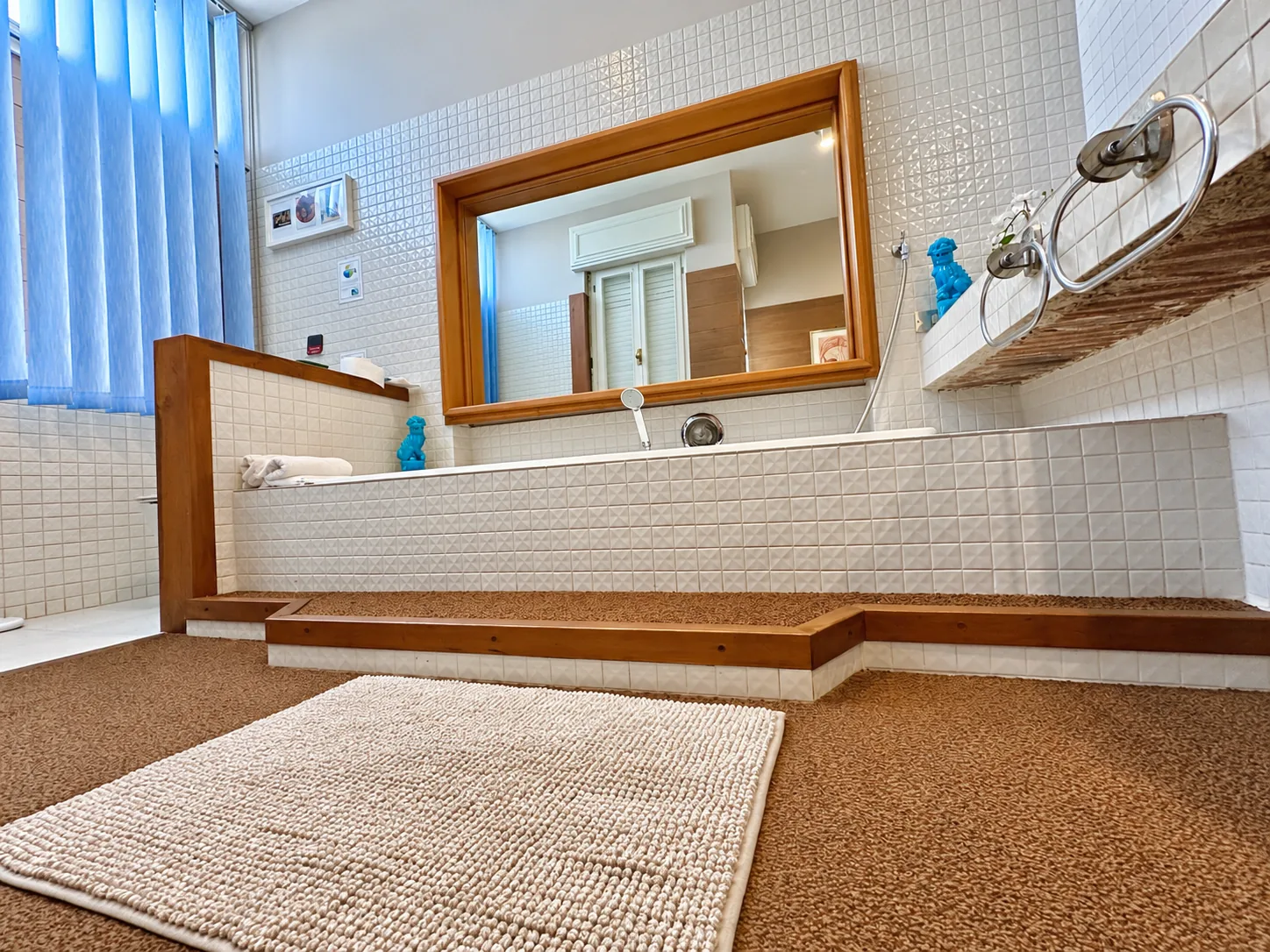 Bagno Padronale bathtub with handheld shower