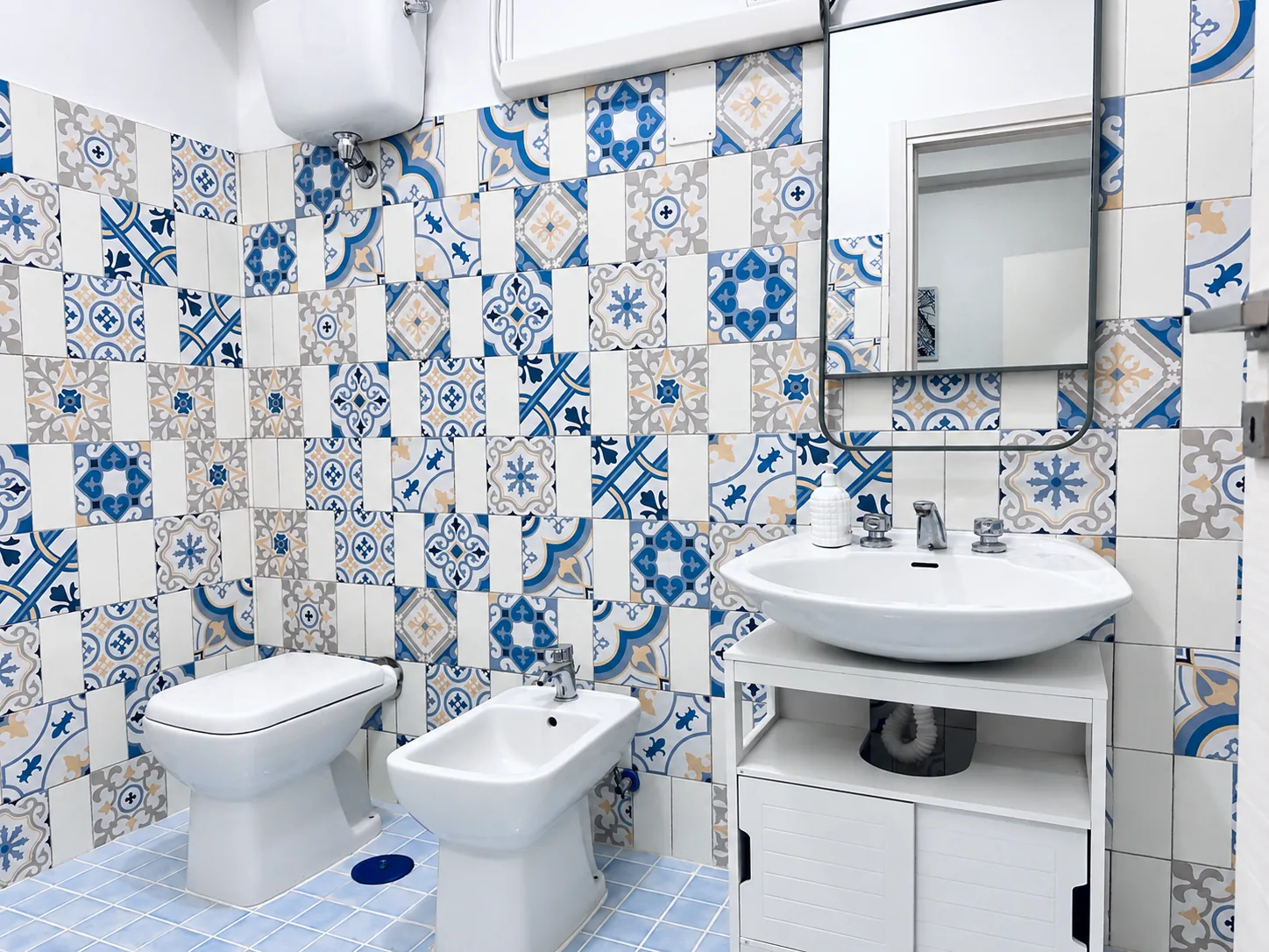 Bagno Suite with colourful majolica tiles and fixtures