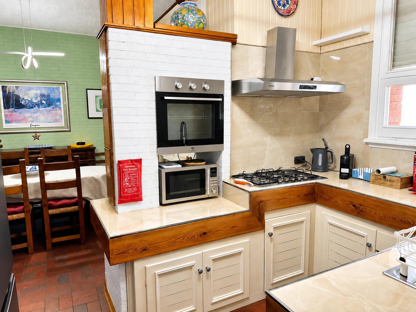 Fully equipped kitchen