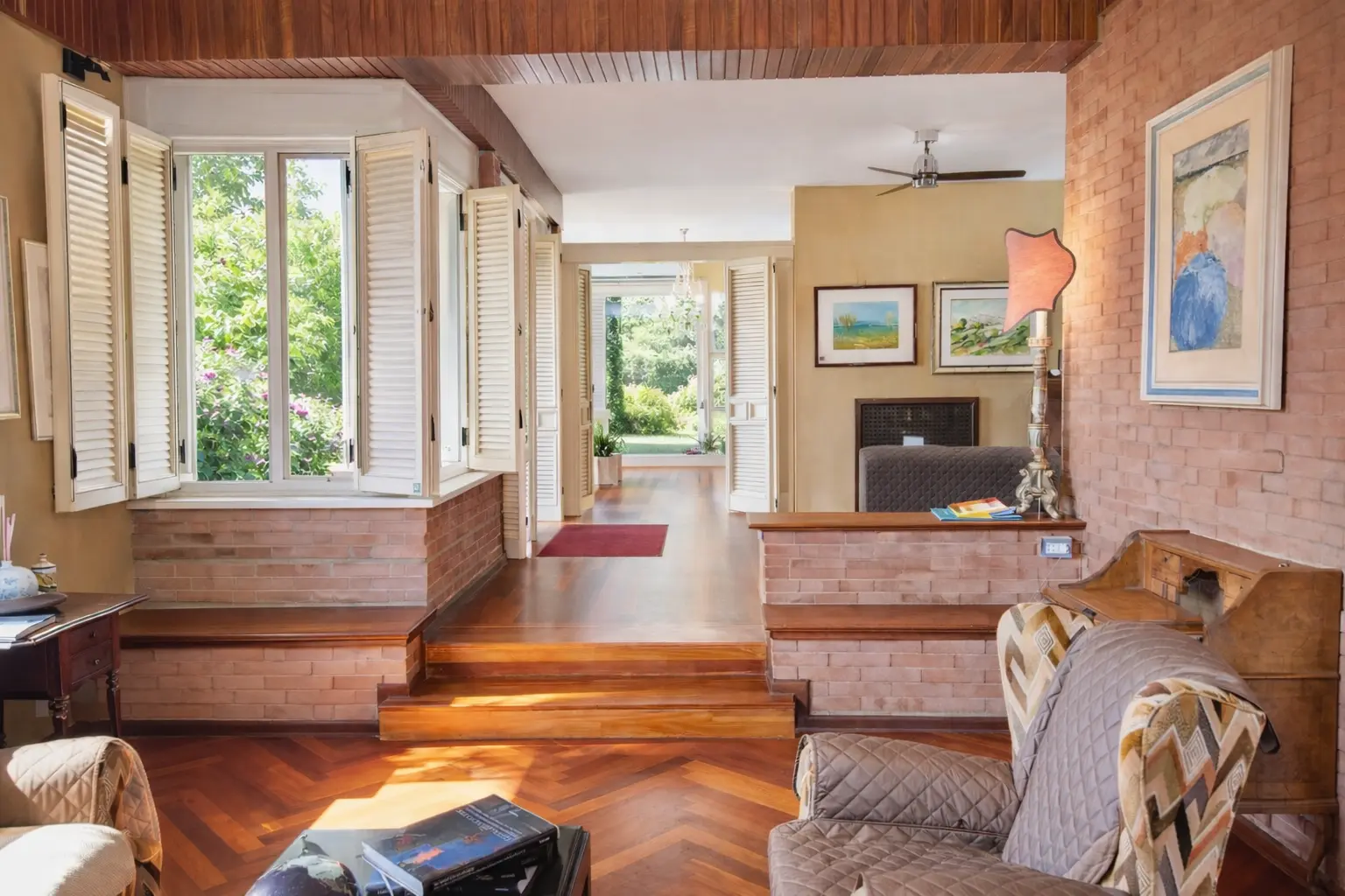 Living areas on several levels